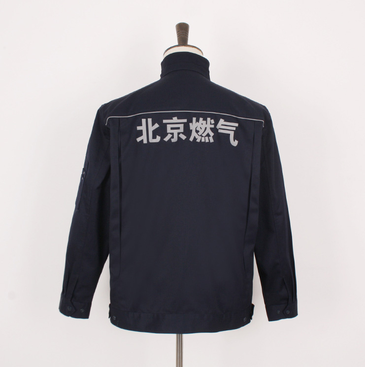 后背雙活省，加有反光標識